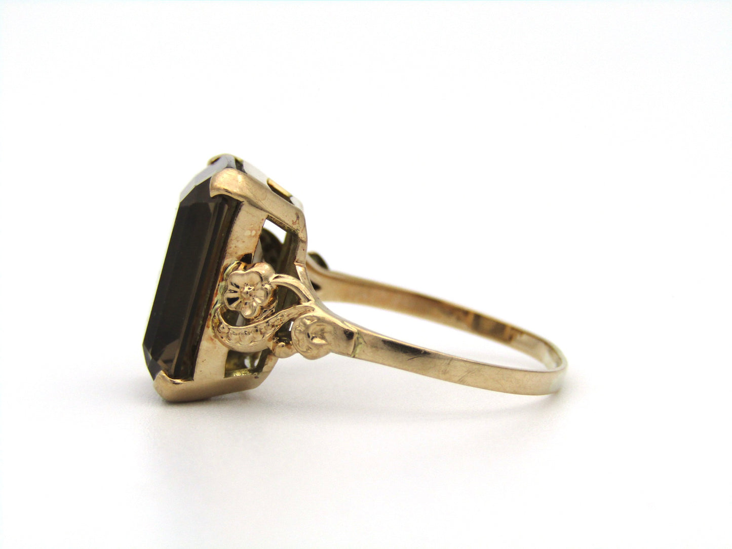 9K gold smoky quartz ring.