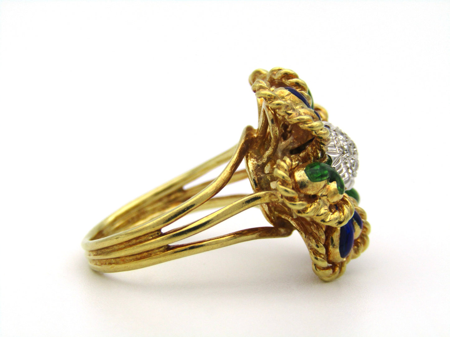 18K gold enamel and diamond flower ring.