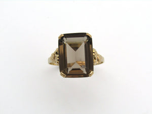 9K gold smoky quartz ring.