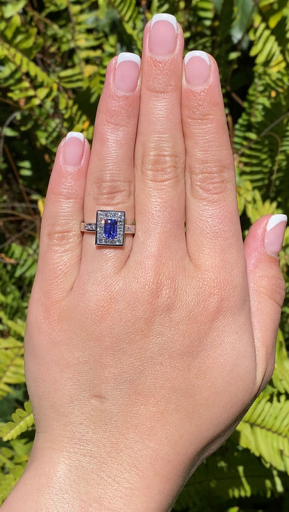 18K gold tanzanite and diamond ring.