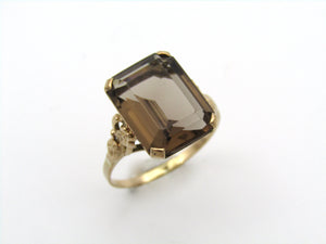 9K gold smoky quartz ring.