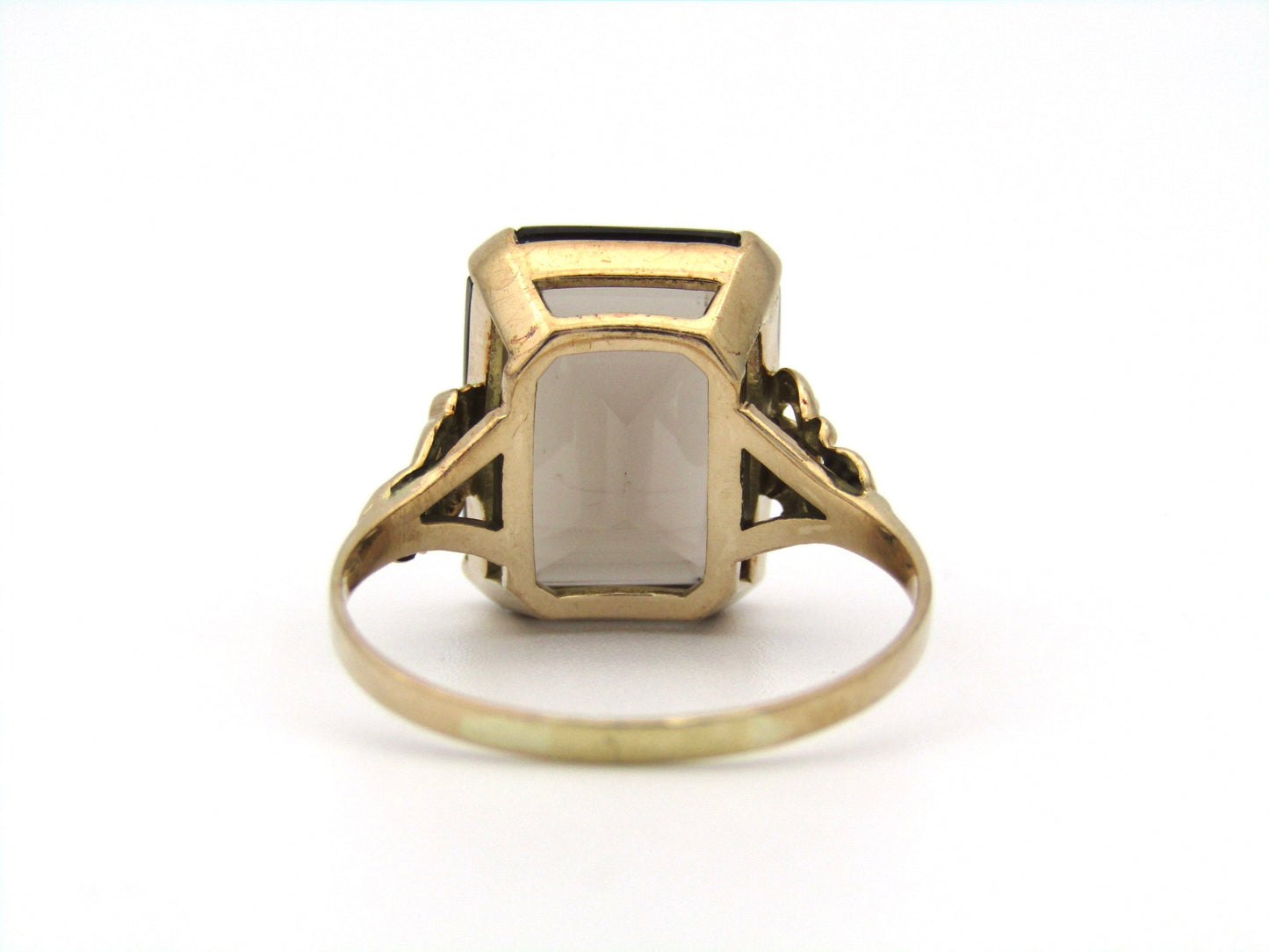 9K gold smoky quartz ring.