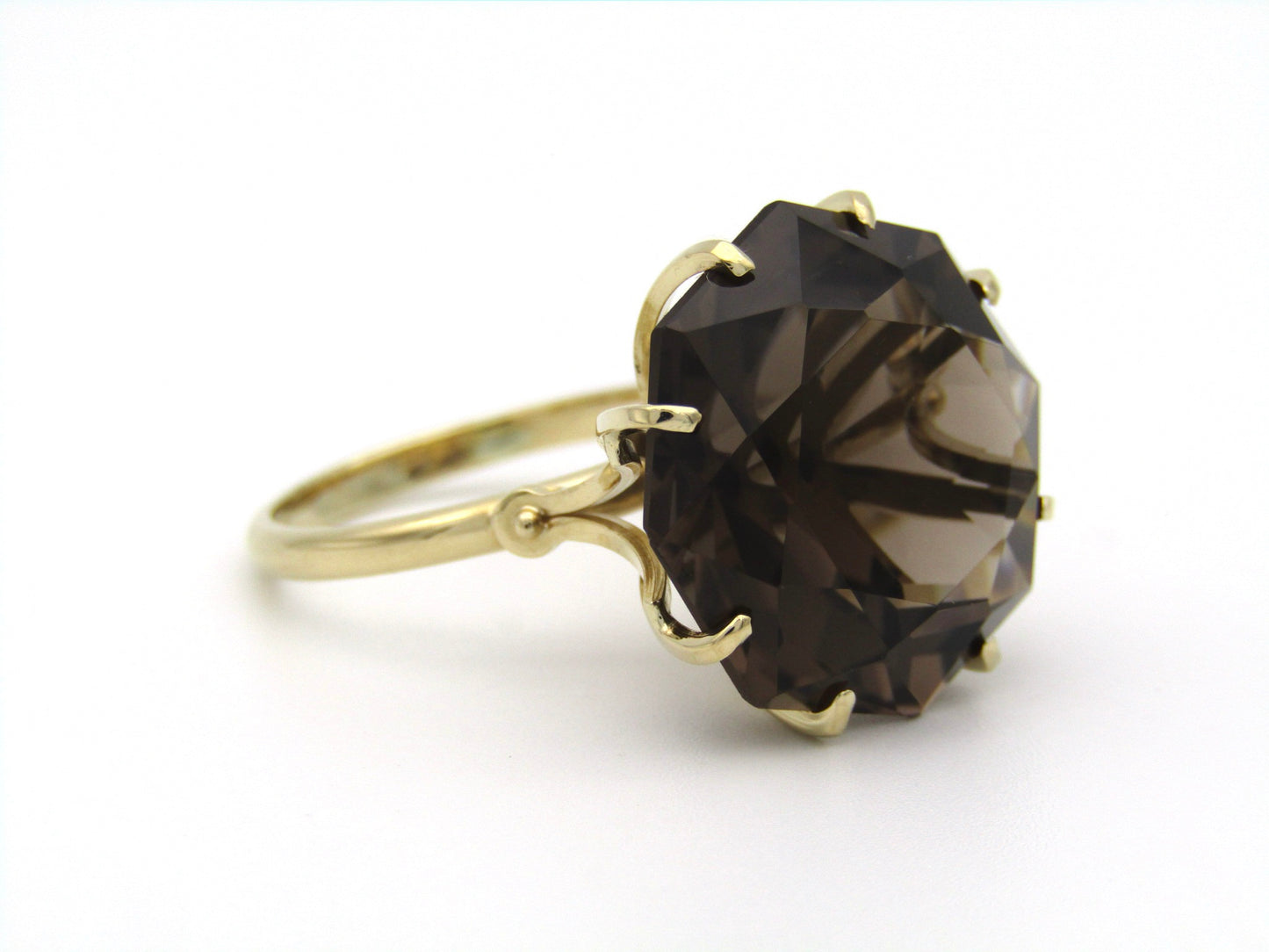 9K gold smoky quartz ring.