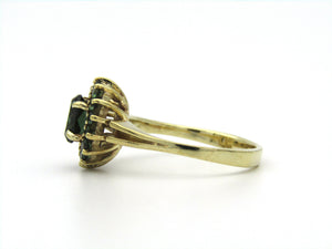 9K gold garnet ring.