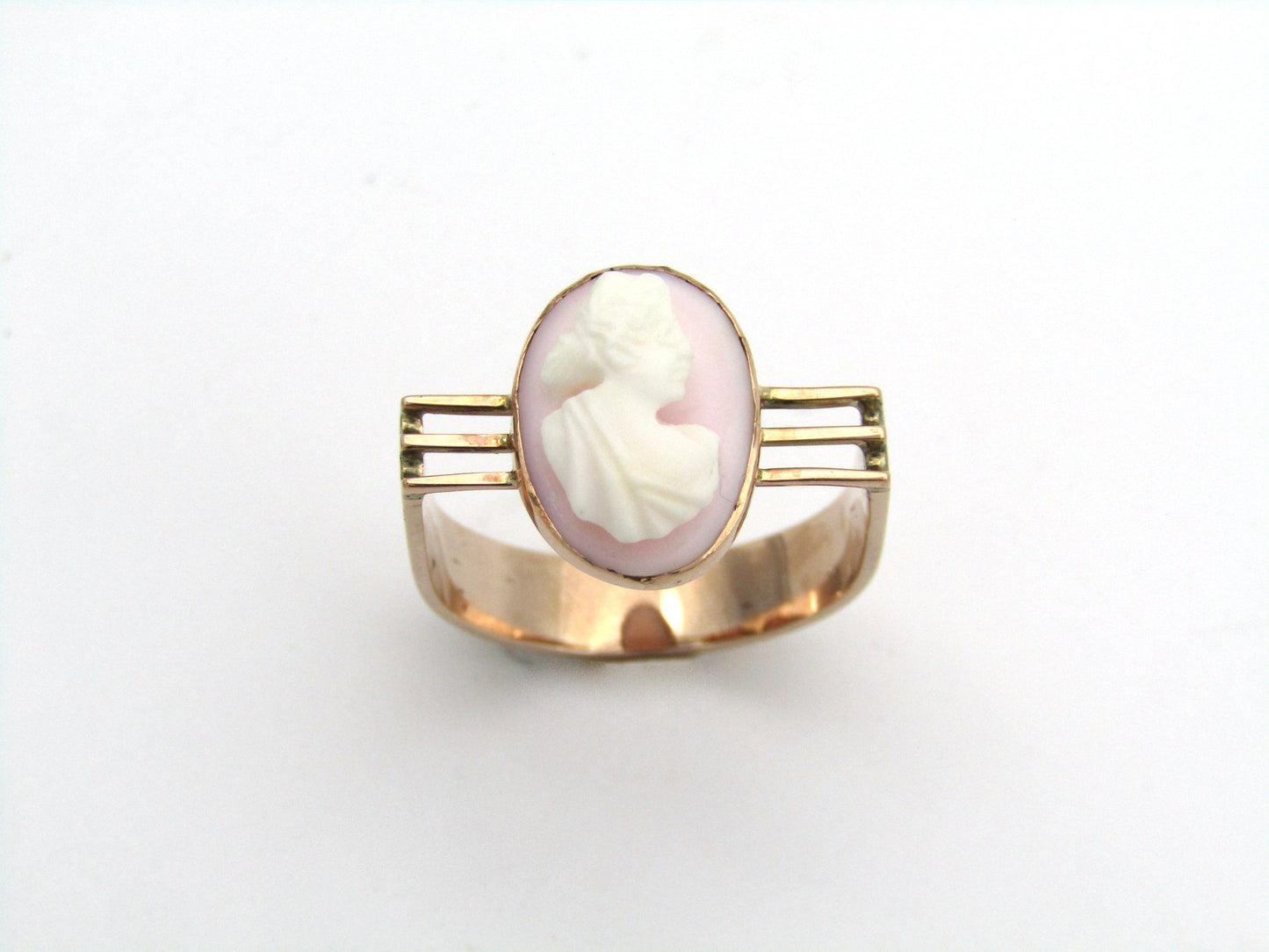 9K gold cameo ring.