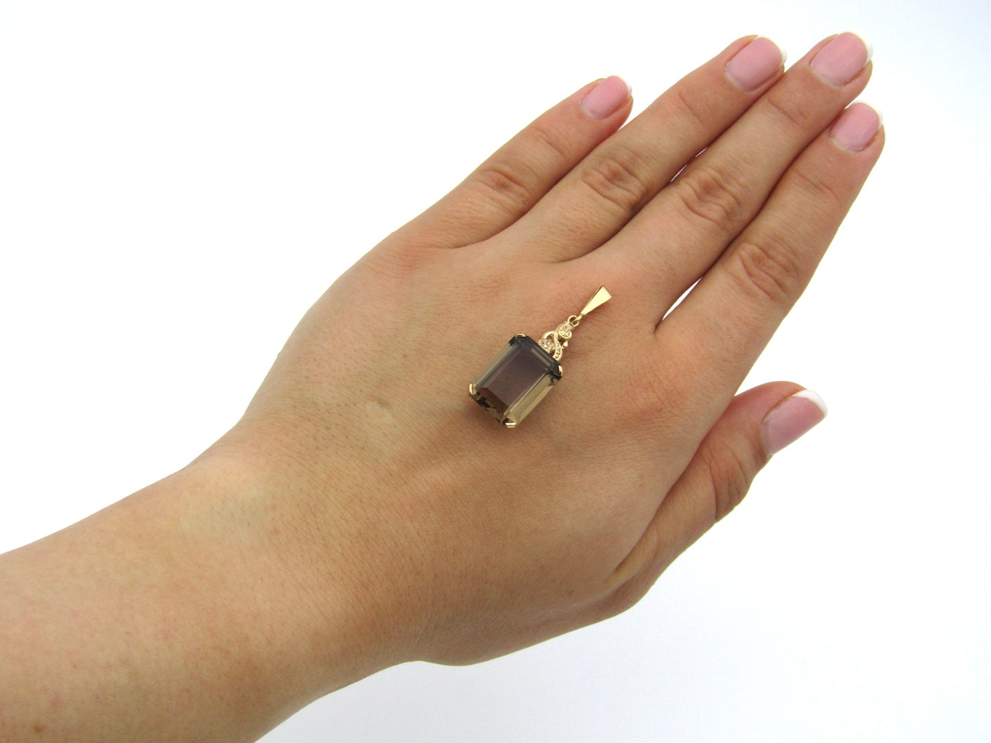 9K gold smoky quartz pendant.