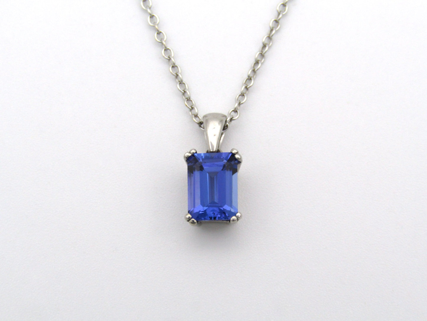 9K gold tanzanite pendant by Browns.