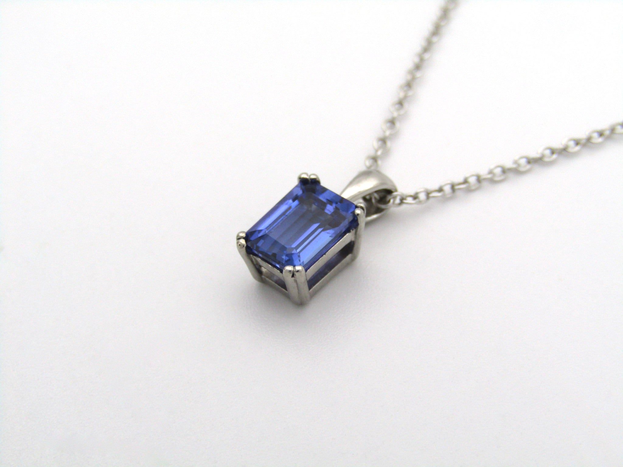 9K gold tanzanite pendant by Browns.