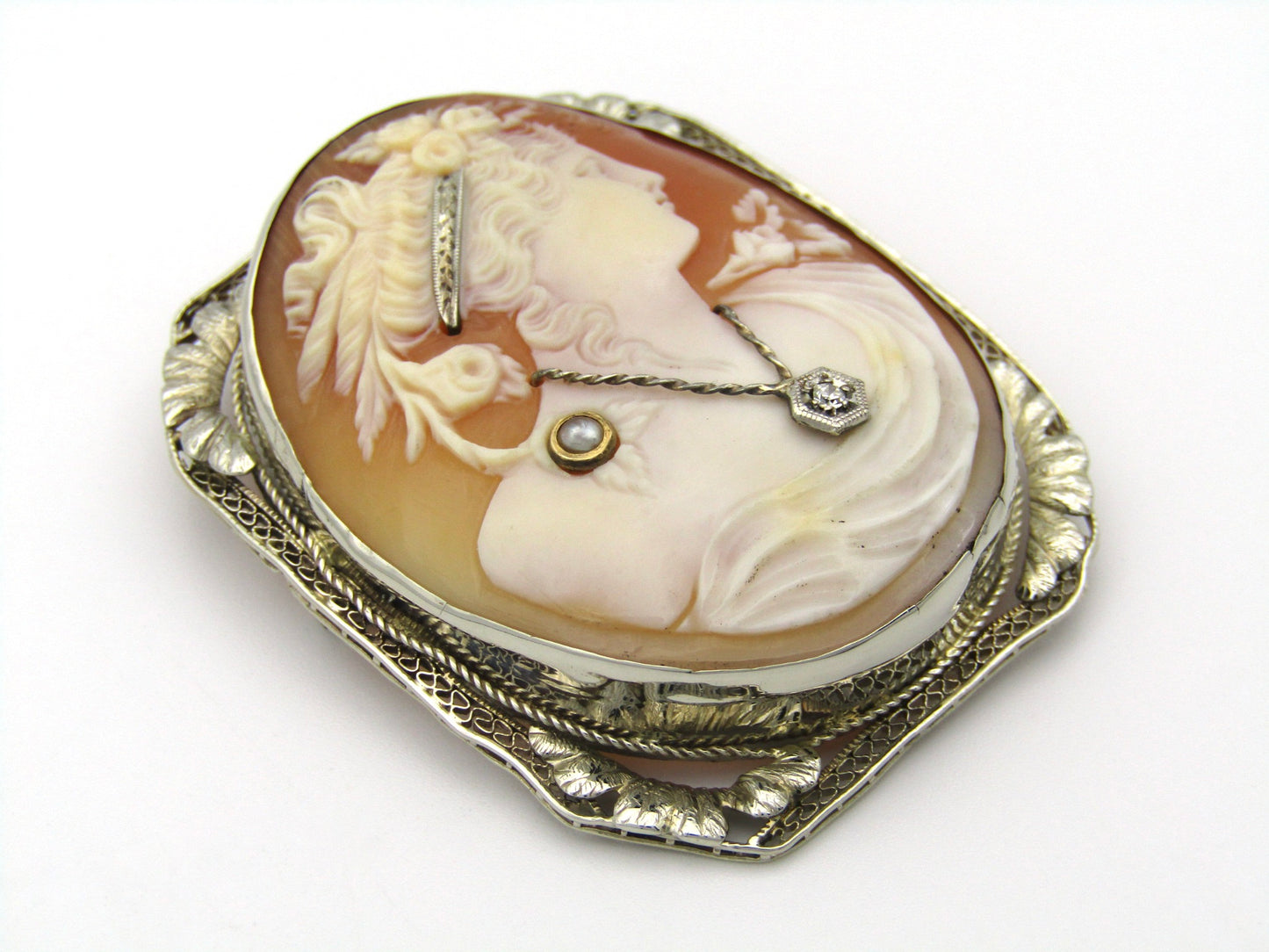 14K gold shell cameo brooch/pendant.