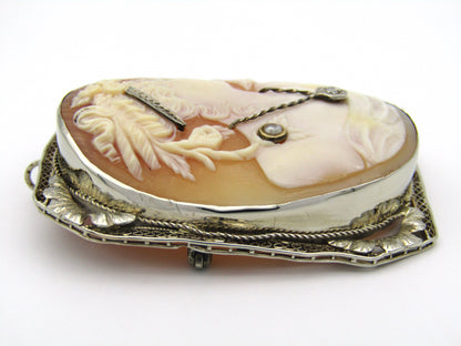 14K gold shell cameo brooch/pendant.