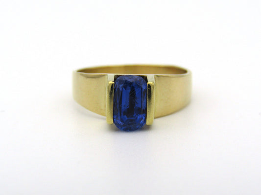 18K gold sapphire ring by Erich Frey.