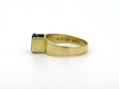 18K gold sapphire ring by Erich Frey.