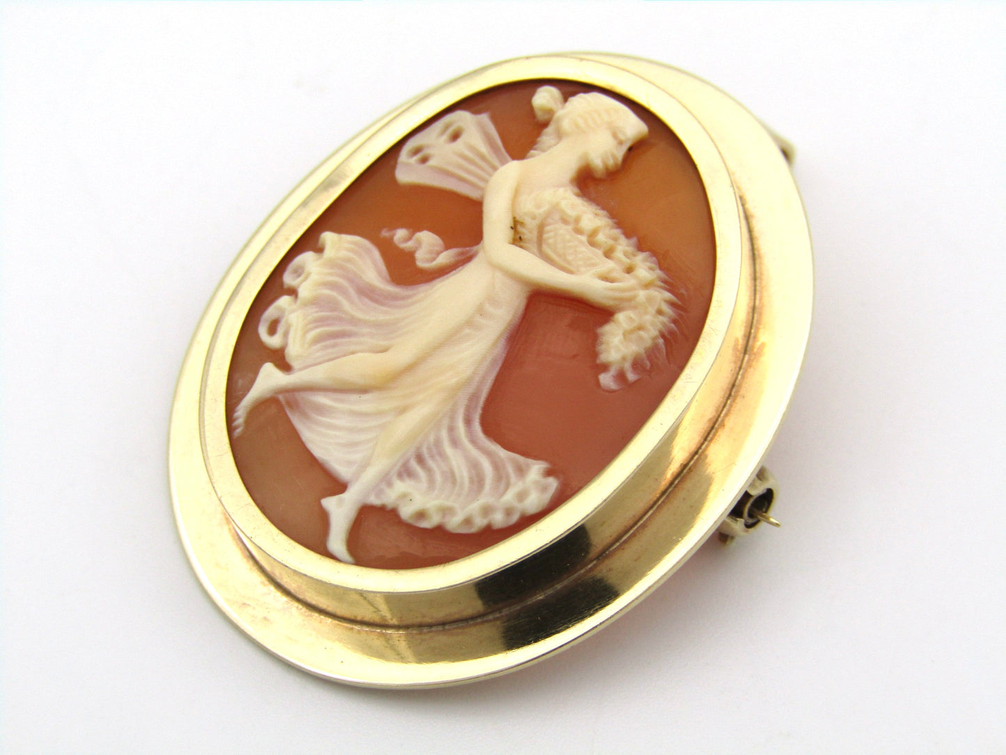 9K gold Psyche cameo pendant/brooch.