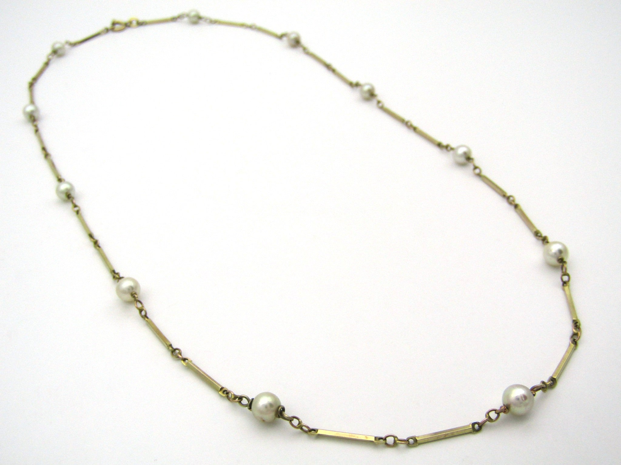 9K gold pearl bar chain necklace.