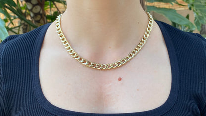 9K gold curb chain necklace.